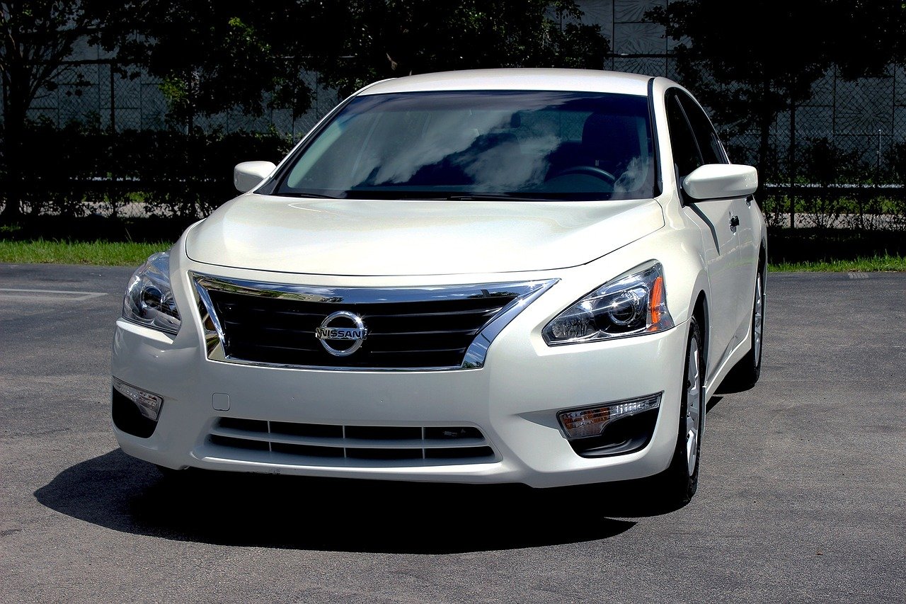 Image of white Nissan front view